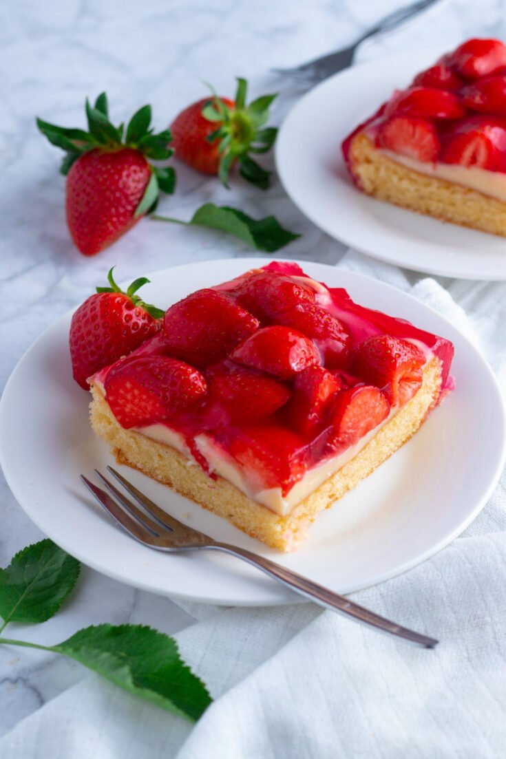 Fresh Strawberry Heart Cake - The BakerMama