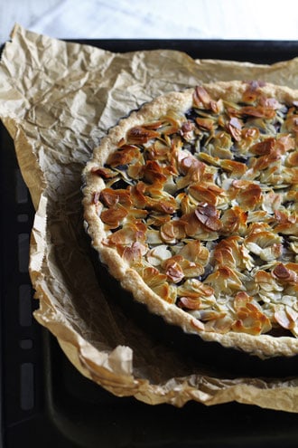 blueberry-and-almond-shortbread-tart-