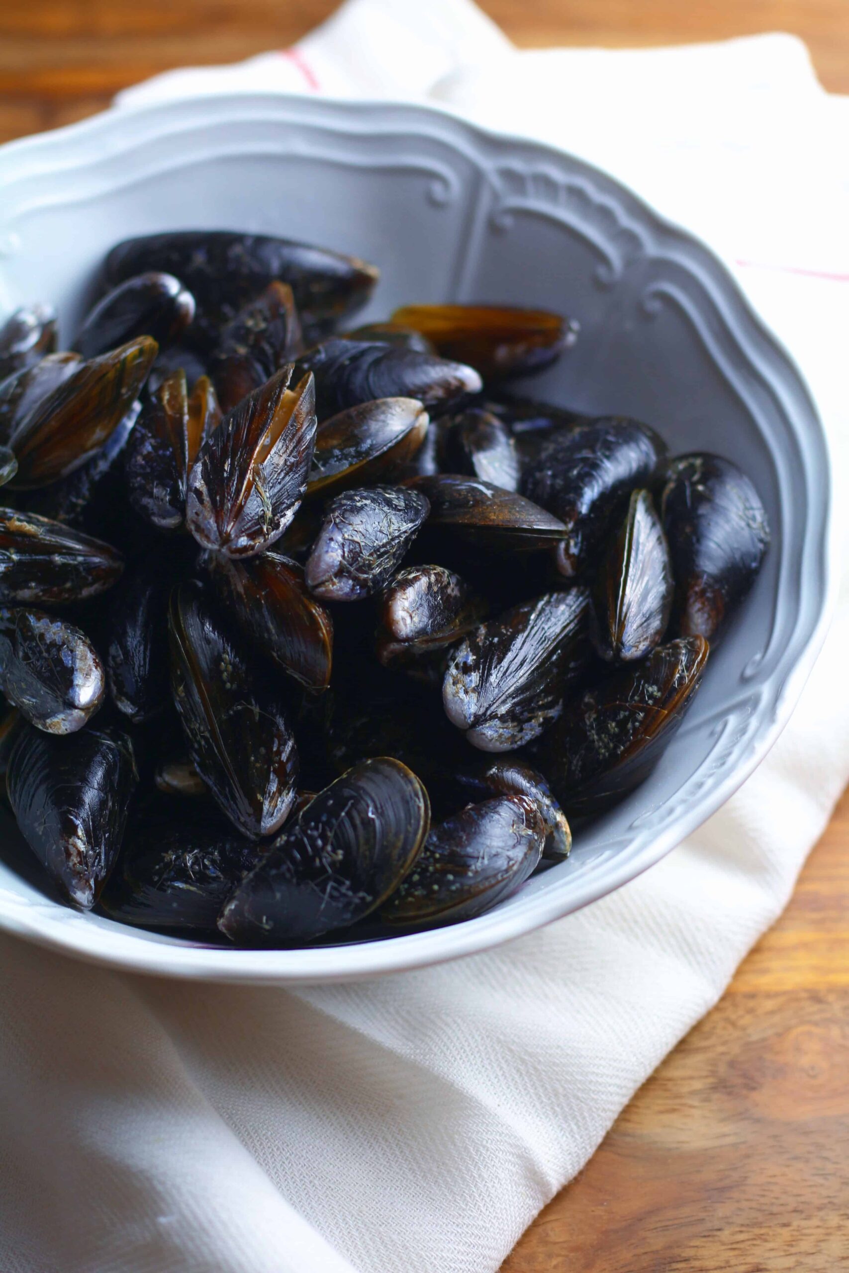 Mussels in bowl Mussels in bowl