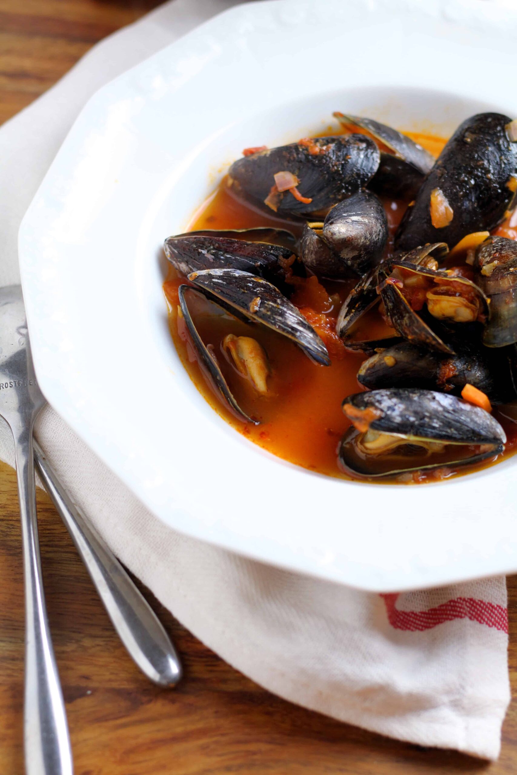 Spicy Tomato and Garlic Mussels