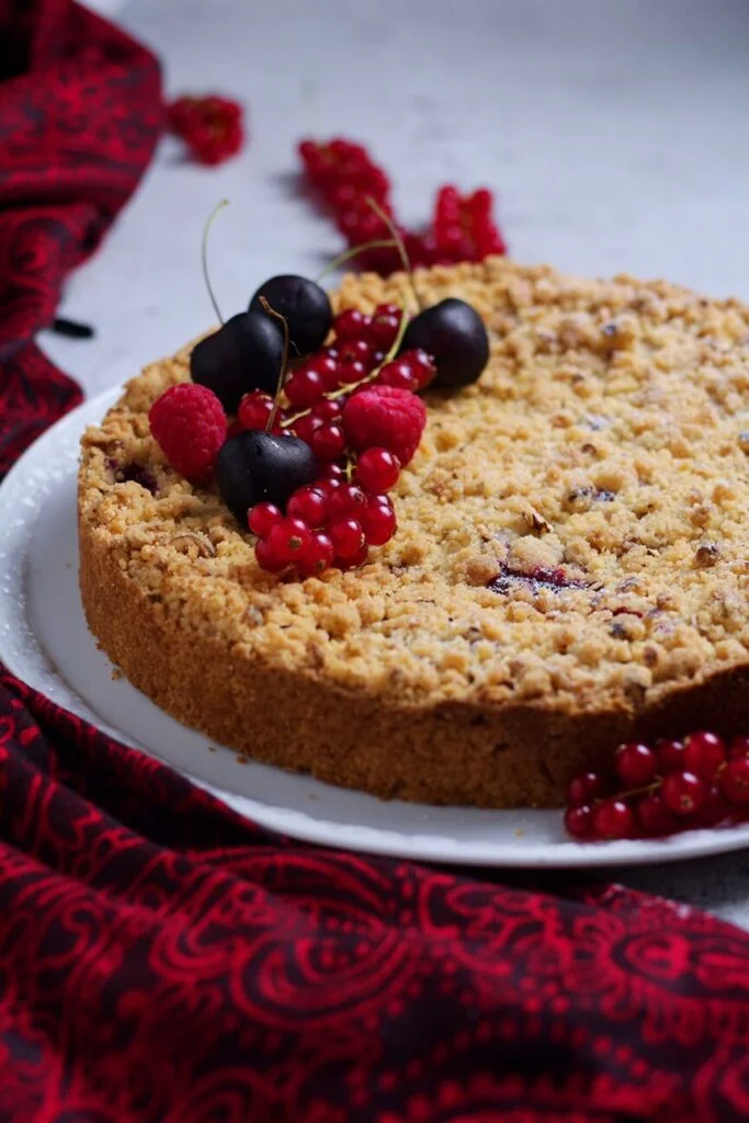 Red Currant Crumble Cake