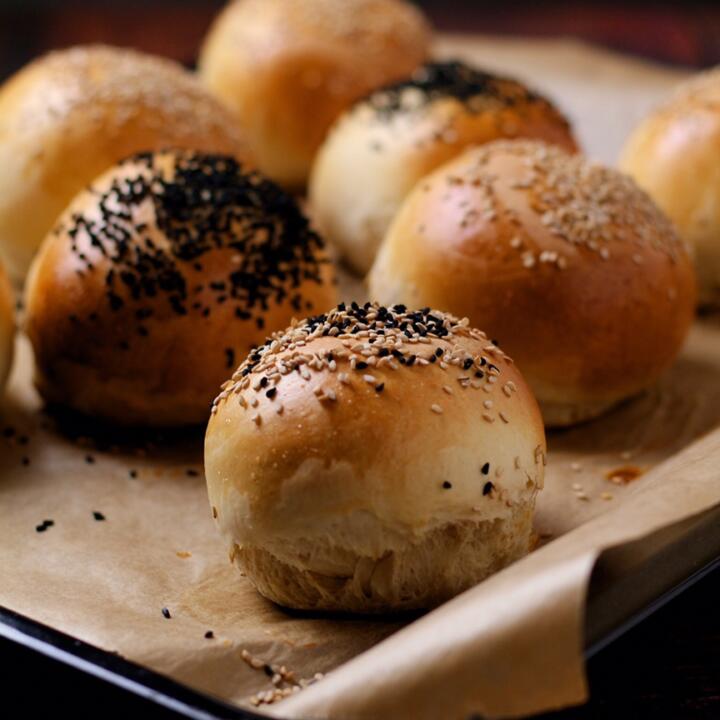 Soft Burger Buns are so easy to make at home and are miles better than store-bought. Try this fool-proof recipe a try and give your burgers the buns they deserve!