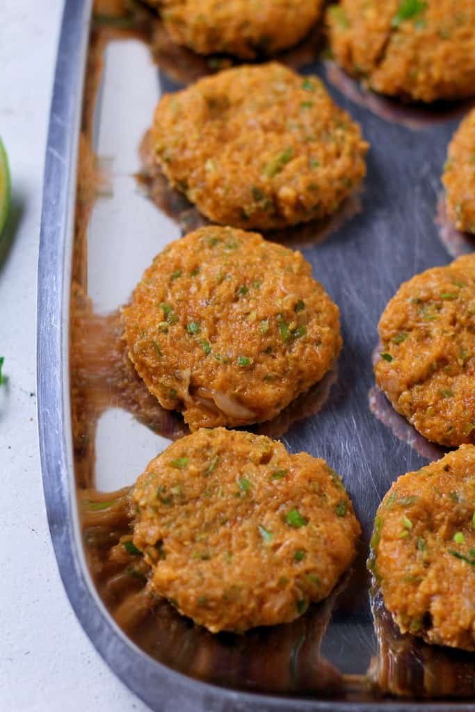 Perfect for finger food or parties, Quick Thai Fish Cakes are packed with flavour and super quick to make. Served with a spicy, crunchy dipping sauce, these delicious morsels always disappear in a flash!