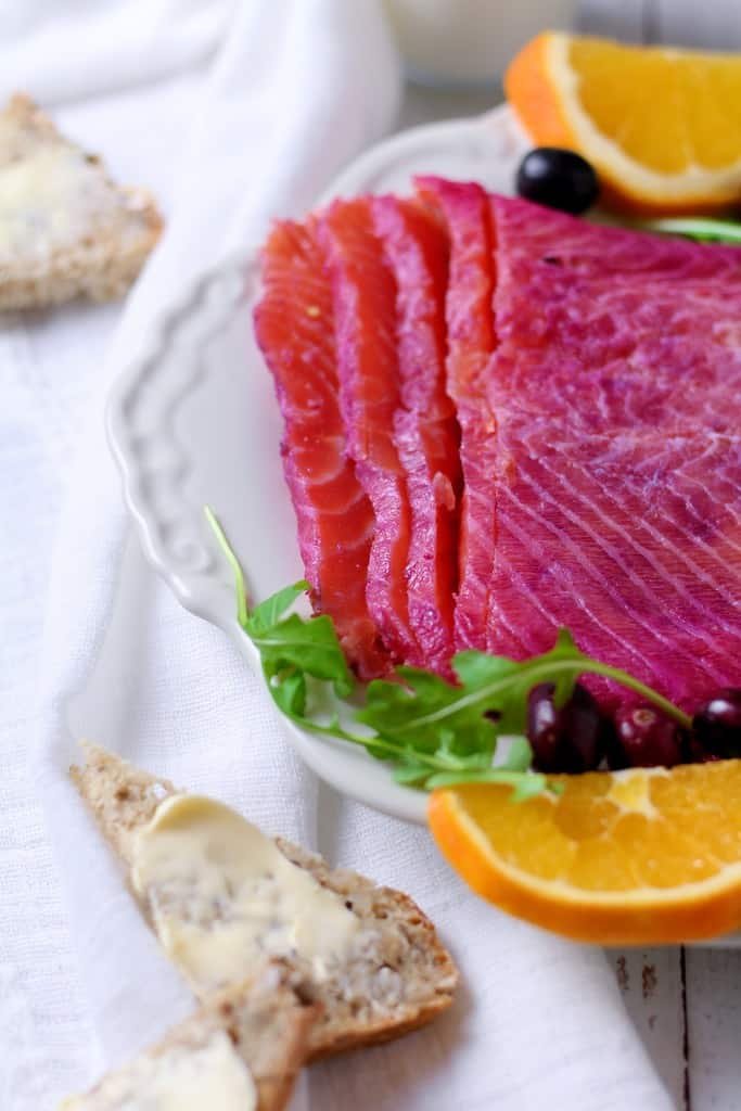 With beautifully bright colours Cranberry Cranberry Orange Cured Salmon is a wonderful dish to serve as a starter at your festive table. It’s so simple to make and home and delicious with a creamy horseradish sauce.