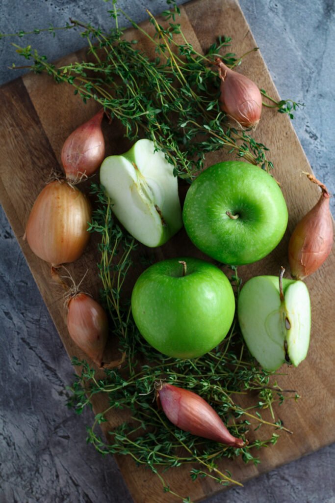 Apples onions and thyme