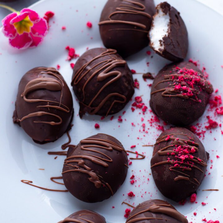 Marshmallow Easter Eggs with dark chocolate
