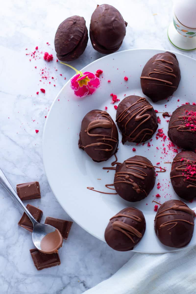 Chocolate Coated Marshmallow Easter Eggs with freeze dried Raspberries