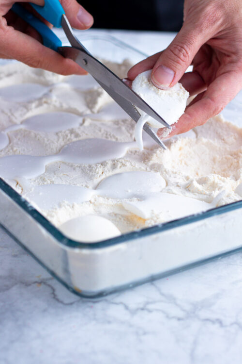 How to make fluffy Marshmallow Easter Eggs Days of Jay