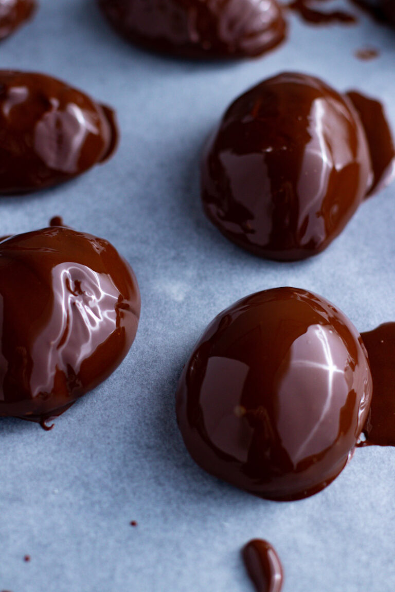 How to make fluffy Marshmallow Easter Eggs Days of Jay