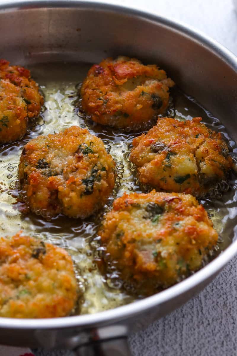 Easy Salmon Cakes (with fresh salmon!) - Days of Jay