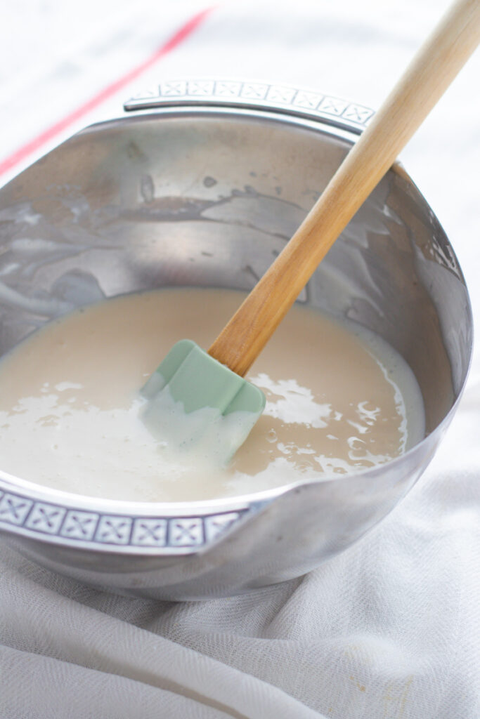 Filling for Käsesahnetorte in a bowl.